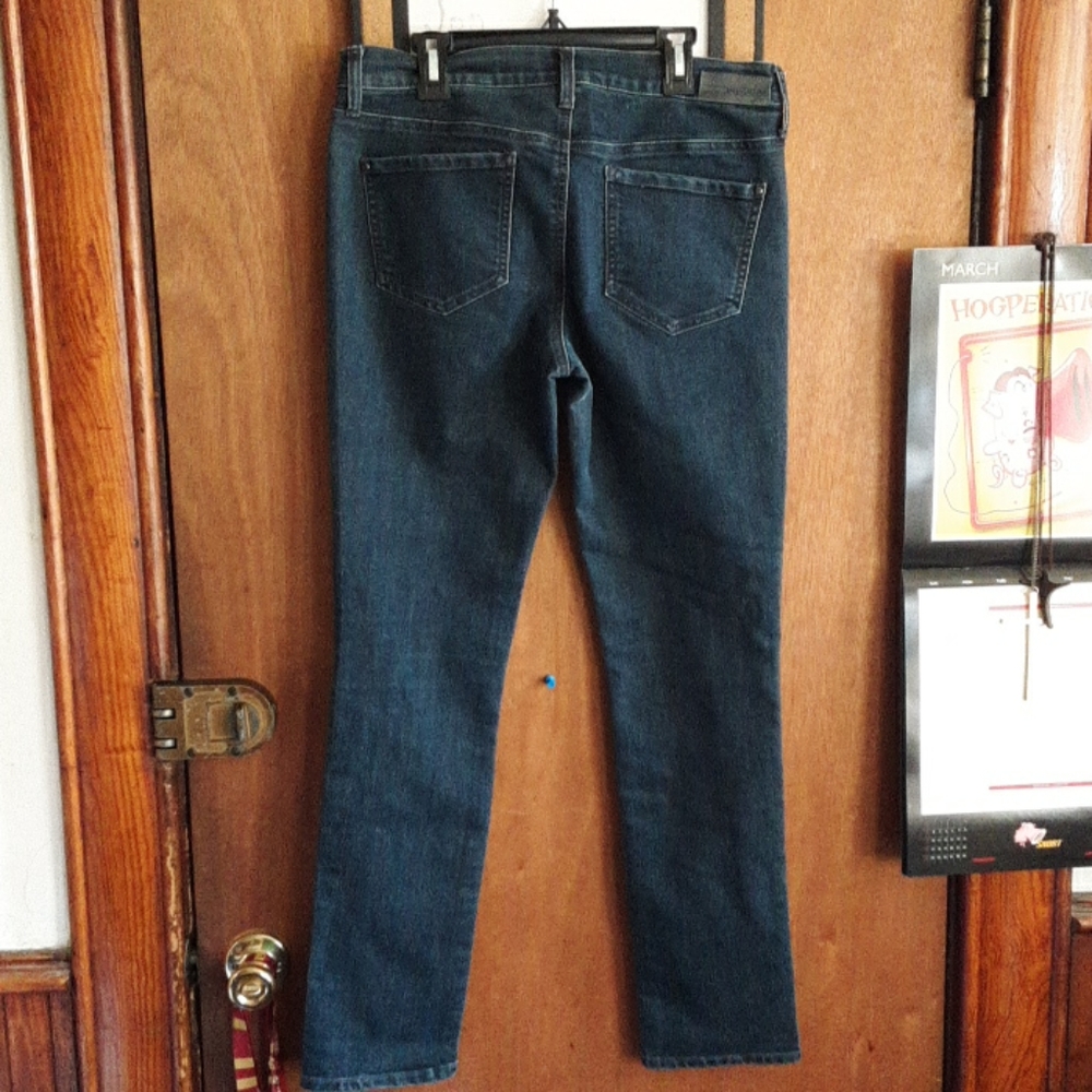 DKNY Jeans - Picture 3 of 3